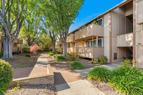 Palo Alto, CA 94303,2466 W Bayshore RD #5