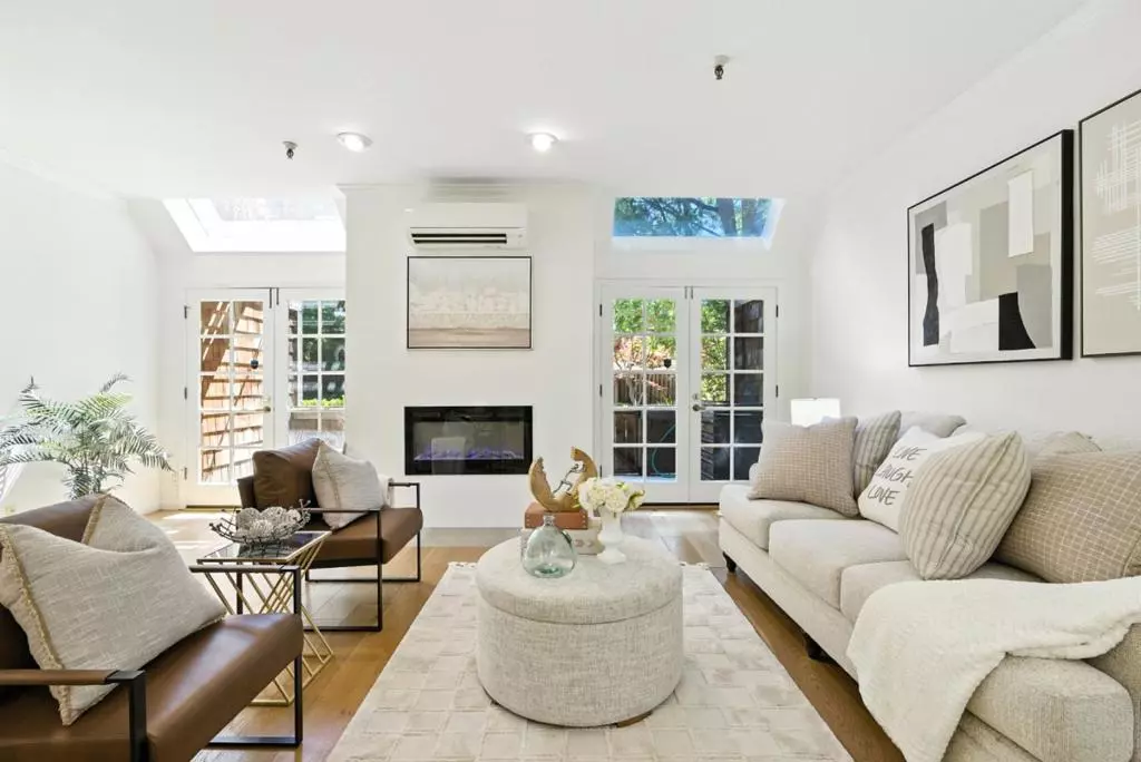 Palo Alto, CA 94301,447 Homer AVE