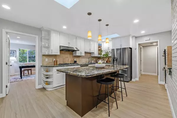 Cupertino, CA 95014,22562 Alcalde RD
