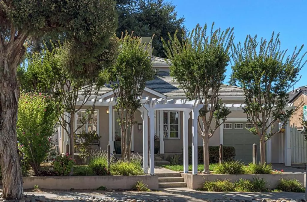 Los Gatos, CA 95030,255 University AVE
