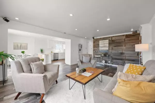 Daly City, CA 94015,6 John Glenn CIR
