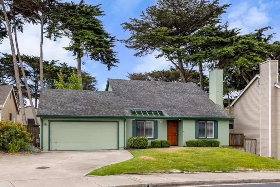 126 Cypress Lakes CT, Marina, CA 93933