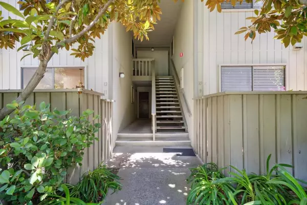 Saratoga, CA 95070,14333 Saratoga AVE #11