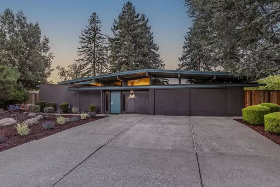 19269 De Havilland DR, Saratoga, CA 95070