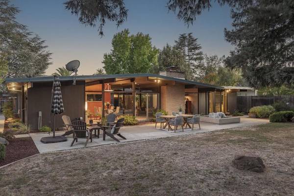 Saratoga, CA 95070,19269 De Havilland DR