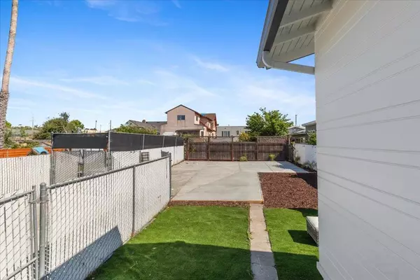 Berkeley, CA 94702,1237 Ashby AVE