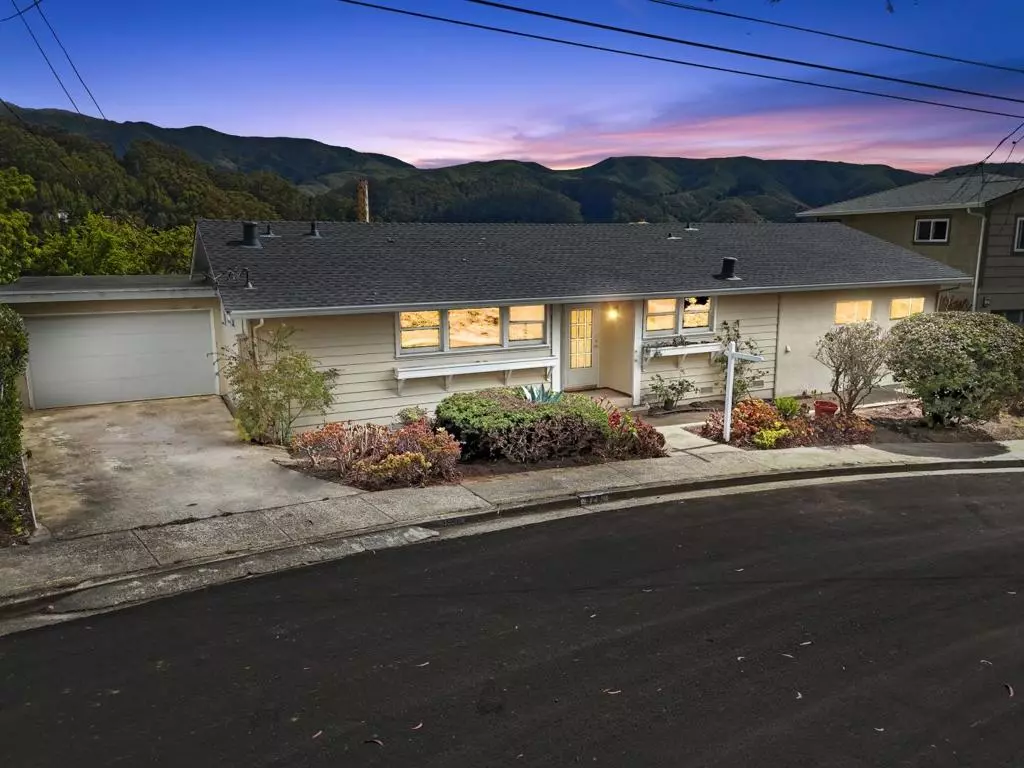 Pacifica, CA 94044,928 Corona DR