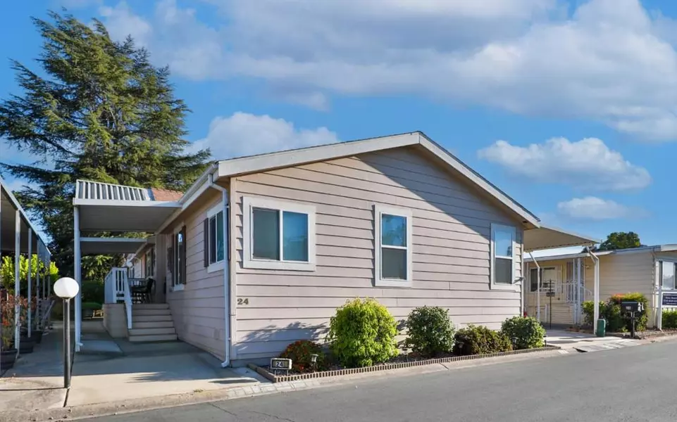 19690 N Hwy 99 #24, Acampo, CA 95220