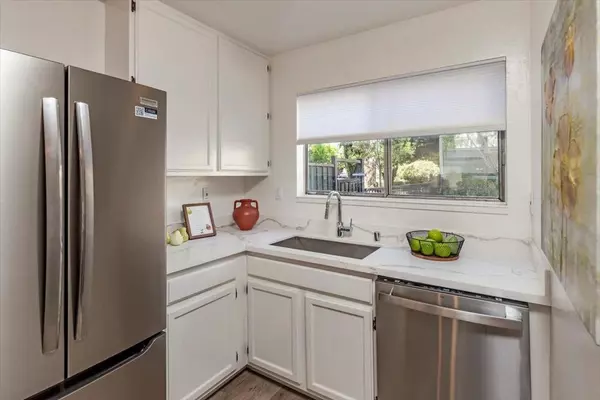Menlo Park, CA 94025,165 E Okeefe ST #17