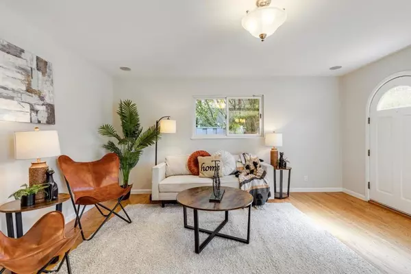 Palo Alto, CA 94306,2077 Willams ST