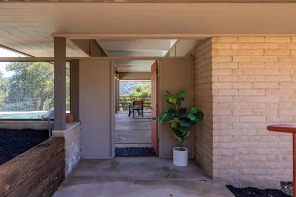 Carmel Valley, CA 93924,9 De Amaral RD
