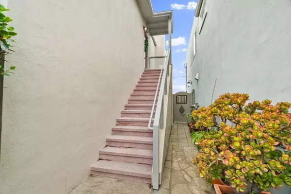 Daly City, CA 94015,1172 87th ST