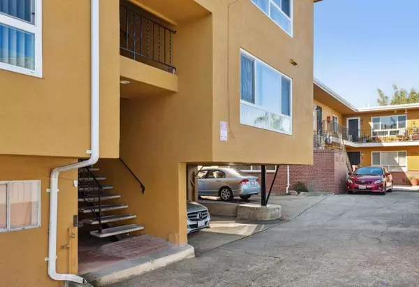 Berkeley, CA 94702,1327 Ashby AVE