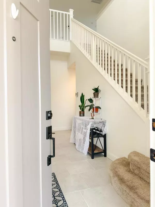 Marina, CA 93933,489 Russell WAY