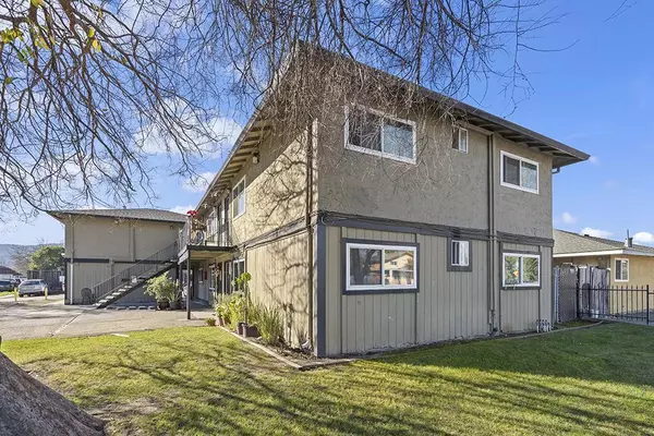 Gilroy, CA 95020,7487 Rogers LN