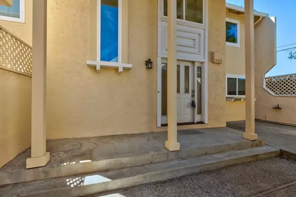San Jose, CA 95129,1005 Tulipan DR
