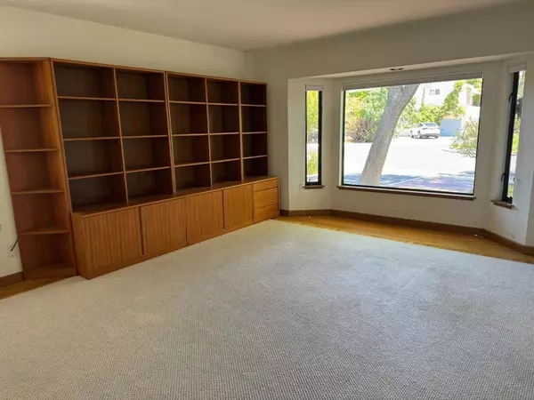 Palo Alto, CA 94303,773 W Greenwich PL