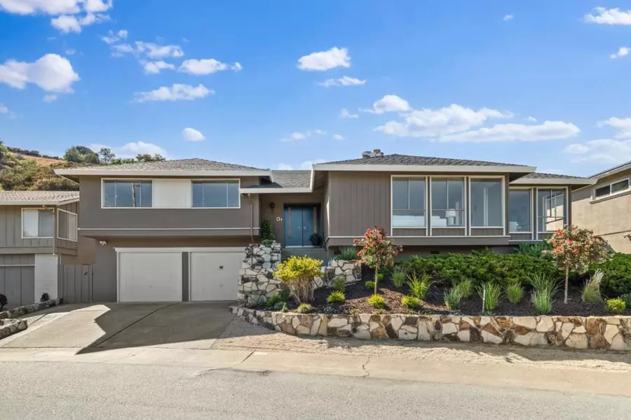 942 Viewridge DR, San Mateo, CA 94403