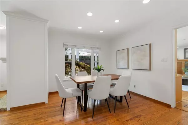 Los Altos, CA 94022,688 Kingswood WAY