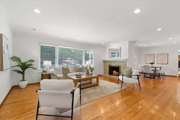 Los Altos, CA 94022,688 Kingswood WAY