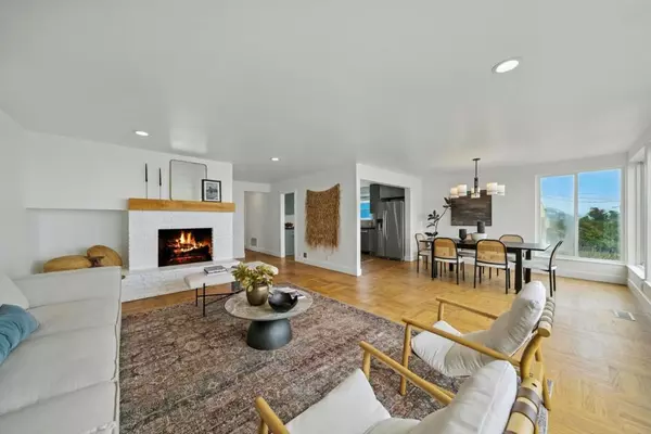 Daly City, CA 94015,896 Skyline DR