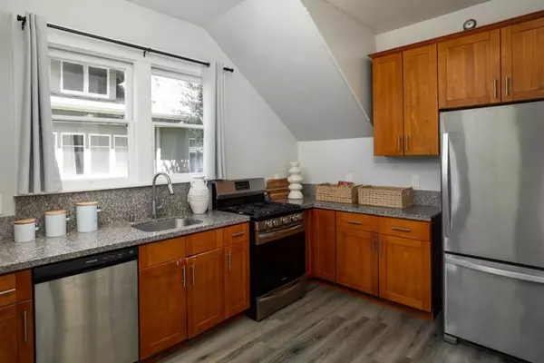 Palo Alto, CA 94301,942 Ramona ST