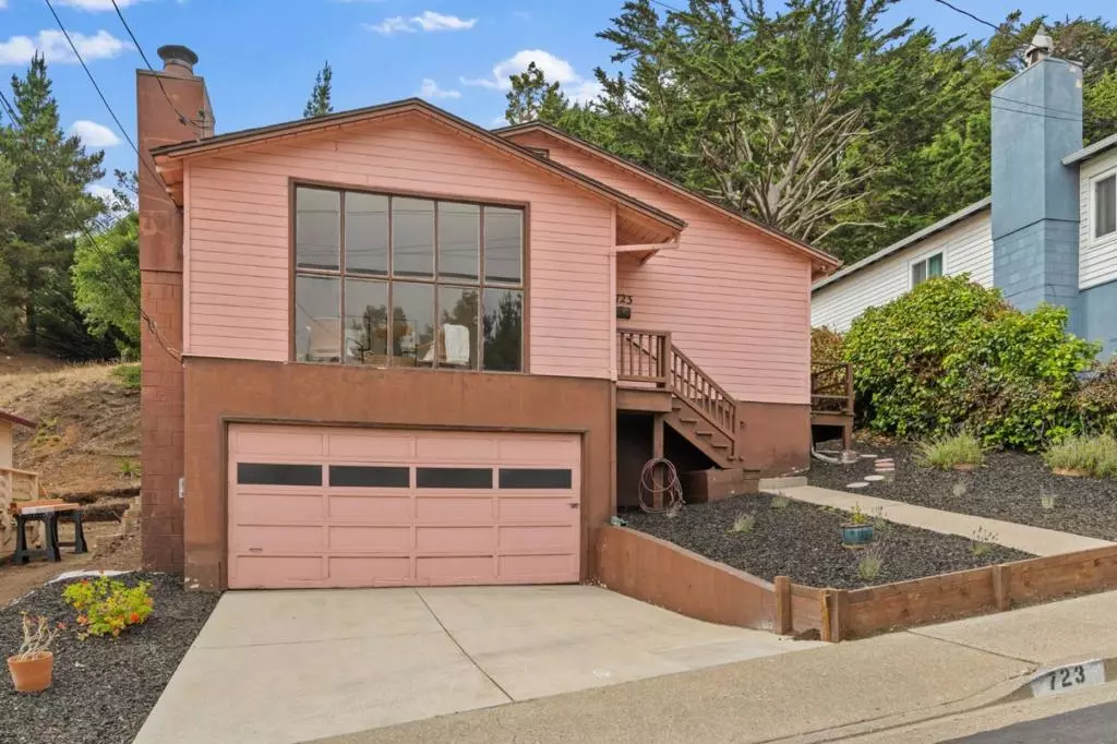 Pacifica, CA 94044,723 Moana WAY