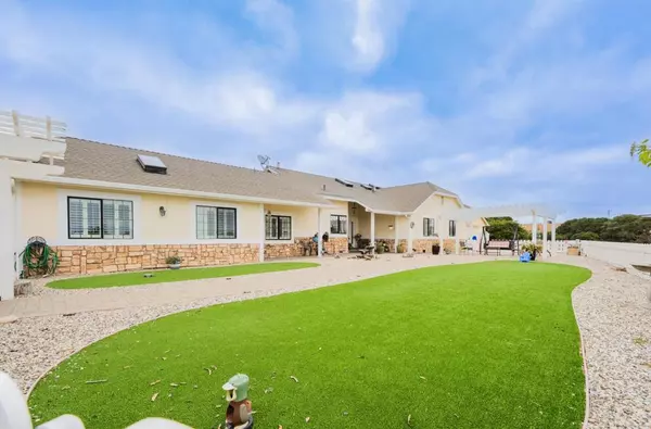 9891 Equestrian PL, Salinas, CA 93907