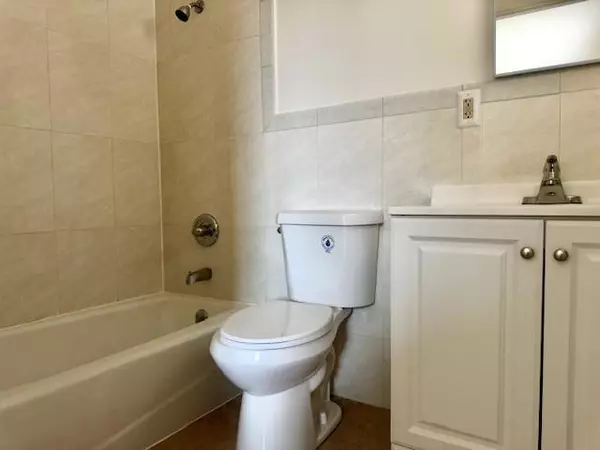 Salinas, CA 93906,634 Yreka DR