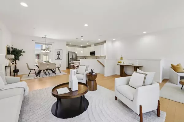 Redwood City, CA 94063,636 Bair Island RD #312