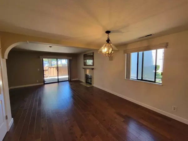 Newark, CA 94560,6125 Thornton AVE #A
