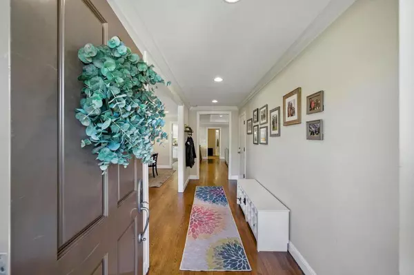 Redwood City, CA 94062,3 Northview WAY