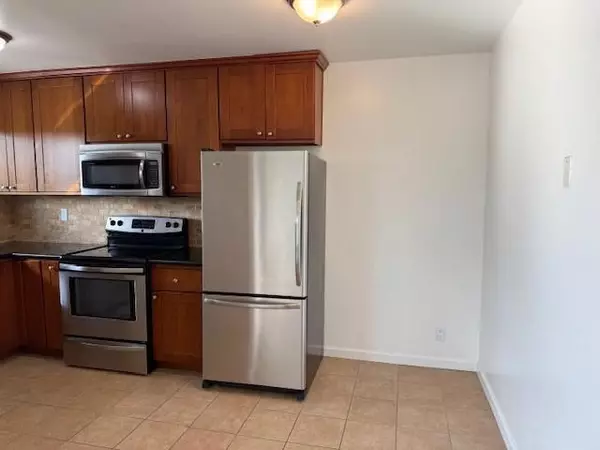 Redwood City, CA 94062,467 Clinton ST #10