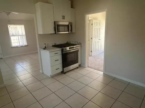 Greenfield, CA 93927,412 7th ST
