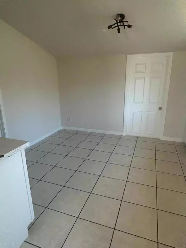 Greenfield, CA 93927,412 7th ST