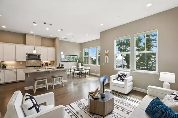 Daly City, CA 94014,1018 Ocean View AVE