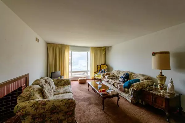 Daly City, CA 94015,30 Rockridge AVE