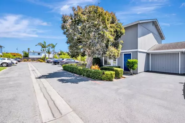 Santa Cruz, CA 95062,3975 Bramble LN #C