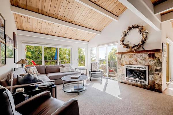 Aptos, CA 95003,155 Farallon CT