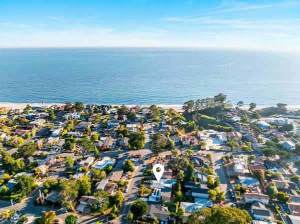 Aptos, CA 95003,506 Bayview DR