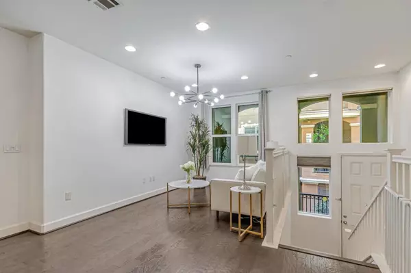 Milpitas, CA 95035,168 Currlin CIR
