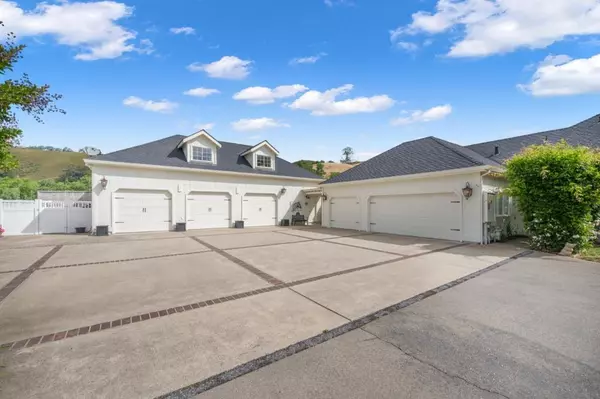 Morgan Hill, CA 95037,15209 Sycamore DR