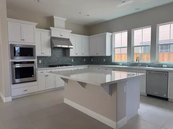 Marina, CA 93933,586 Santa Ynez WAY