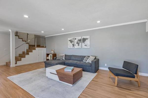 Campbell, CA 95008,440 W Hacienda AVE