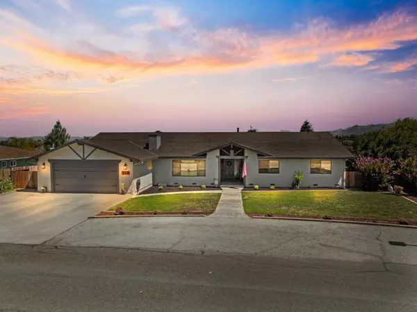 215 Rays CIR, Hollister, CA 95023