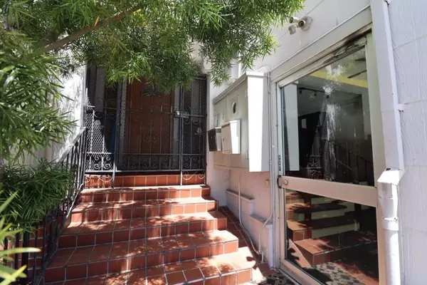 San Francisco, CA 94116,634636 Taraval ST