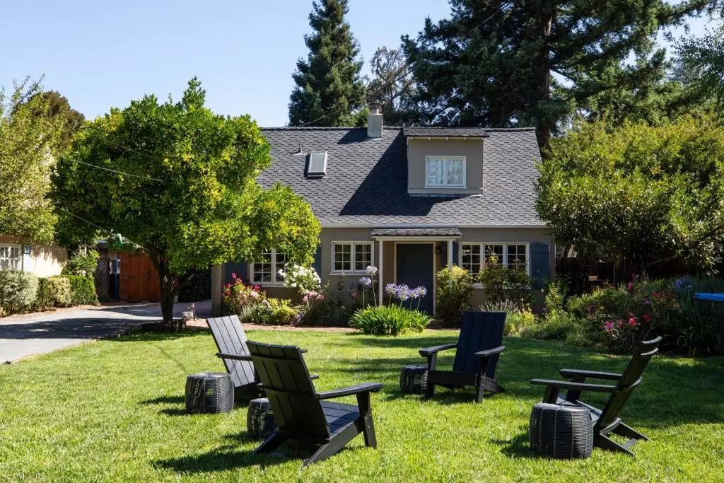 Menlo Park, CA 94025,114 University DR