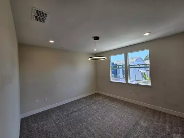 San Bruno, CA 94066,3411 Crestmoor DR