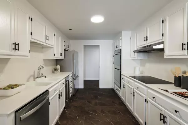 Burlingame, CA 94010,110 Park RD #202