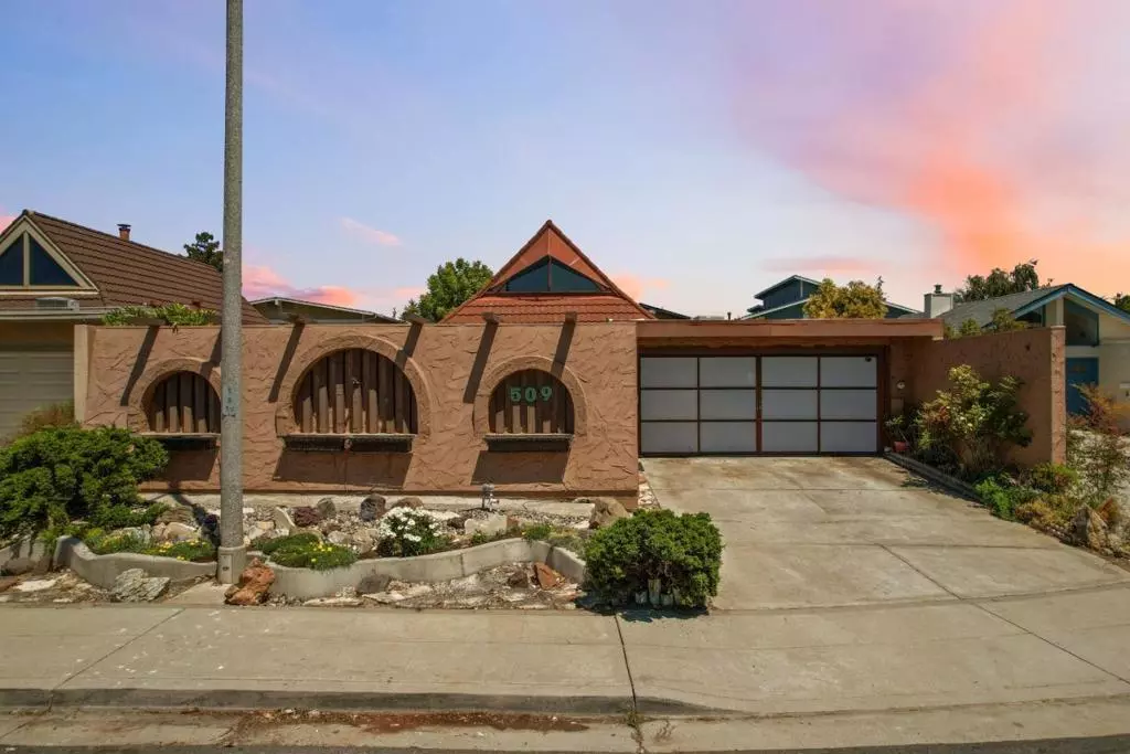 Sunnyvale, CA 94087,509 Crater Lake CT